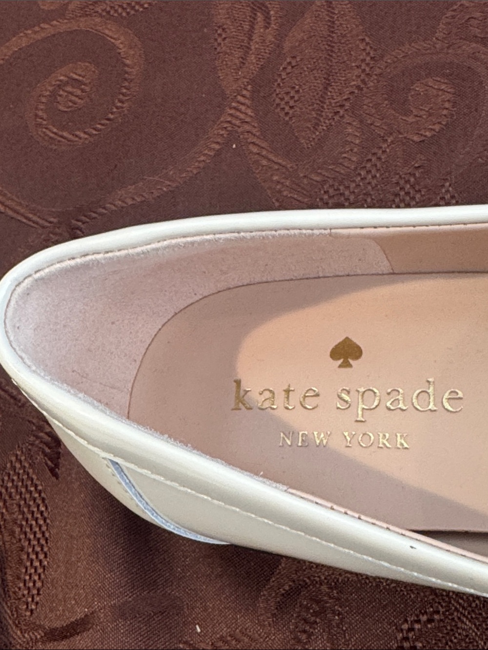 ♠️kate spade Cream Patent Leather Loafers Logo Accent. Ladies 8 - Picture 13 of 14